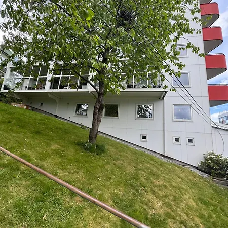 Spacious And Modern 4-room Apartment, Apartamento