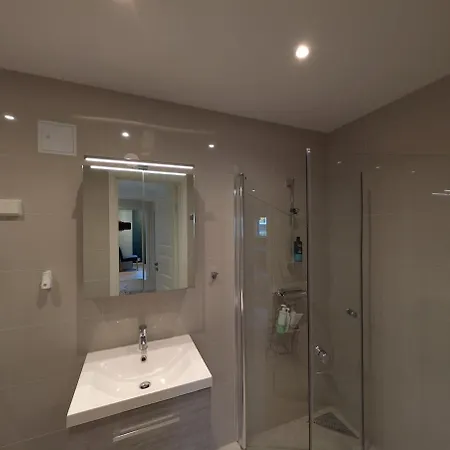 Spacious And Modern 4-room Apartment, Берген